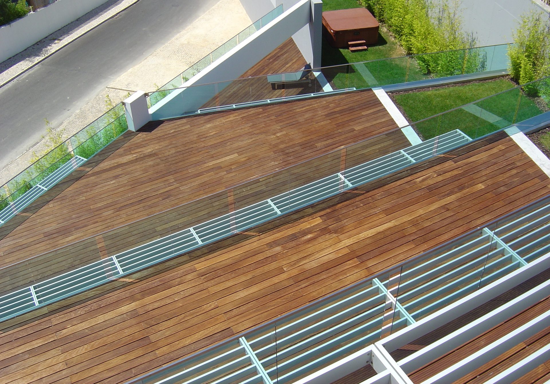 Nautilus 3 — Fachada contemporânea em Algés